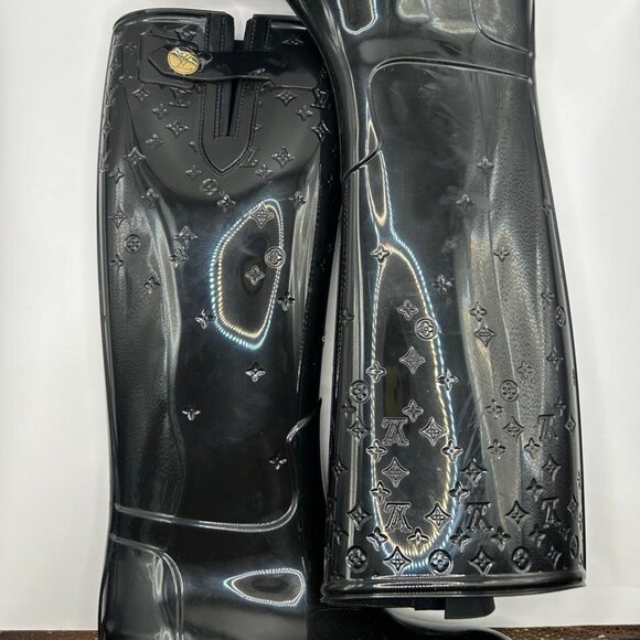 LOUIS VUITTON RAIN BOOTS - Picture 6 of 7